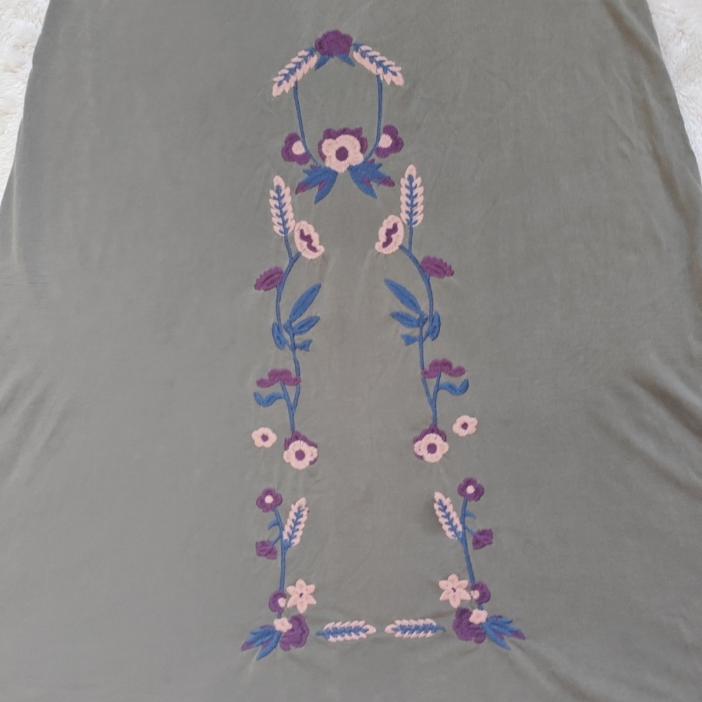 Alya Small Olive Green Embroidered Flower Knee-Length Mini Cap Sleeve‎ Dress - Picture 4 of 5